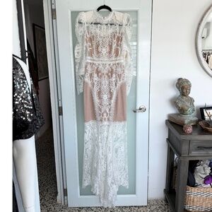 NWT, Bronx & Banco Barocco Swiss Gown